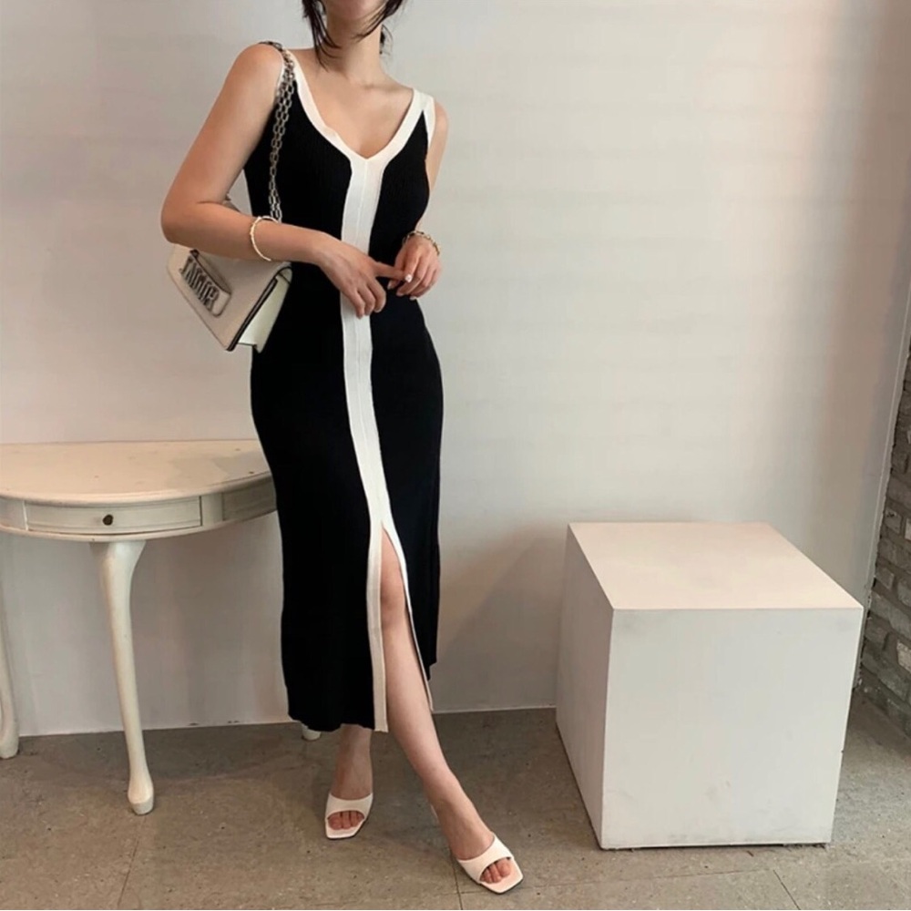 V-Neck Knit Colorblock Sleeveless Maxi Dress - Picture 9 of 16